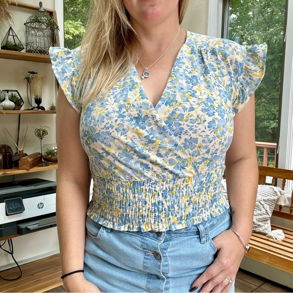 Floral blouse 🌼 L
